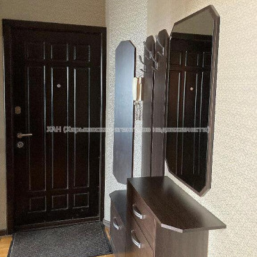 Продам квартиру, Гвардейцев Широнинцев ул. , 3 кім., 67 м², капитальный ремонт 