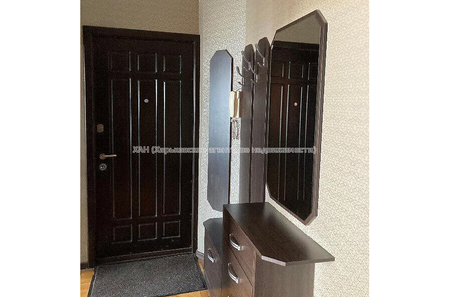 Продам квартиру, Гвардейцев Широнинцев ул. , 3  ком., 67 м², капитальный ремонт 