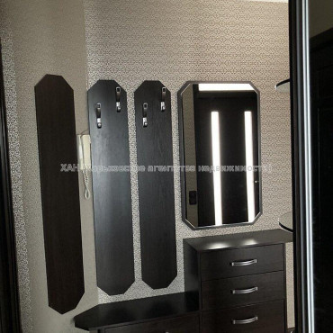 Продам квартиру, Гвардейцев Широнинцев ул. , 3 кім., 67 м², капитальный ремонт 