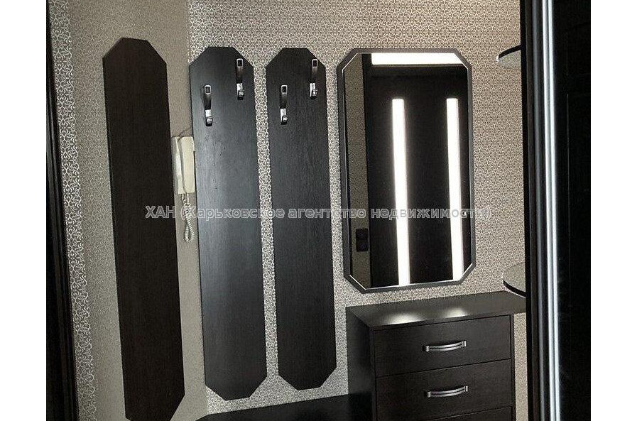 Продам квартиру, Гвардейцев Широнинцев ул. , 3  ком., 67 м², капитальный ремонт 