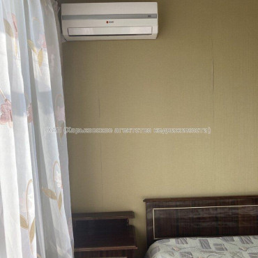 Продам квартиру, Гвардейцев Широнинцев ул. , 3 кім., 67 м², капитальный ремонт 