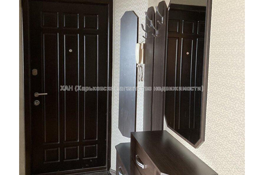 Продам квартиру, Гвардейцев Широнинцев ул. , 3  ком., 67 м², капитальный ремонт 