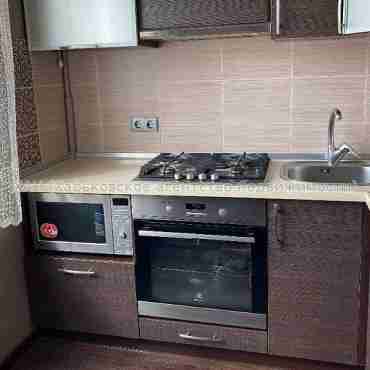 Продам квартиру, Гвардейцев Широнинцев ул. , 3  ком., 67 м², капитальный ремонт 