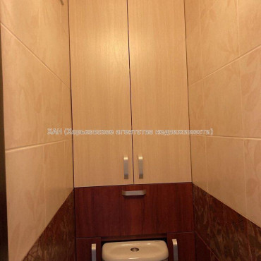 Продам квартиру, Гвардейцев Широнинцев ул. , 3 кім., 67 м², капитальный ремонт 