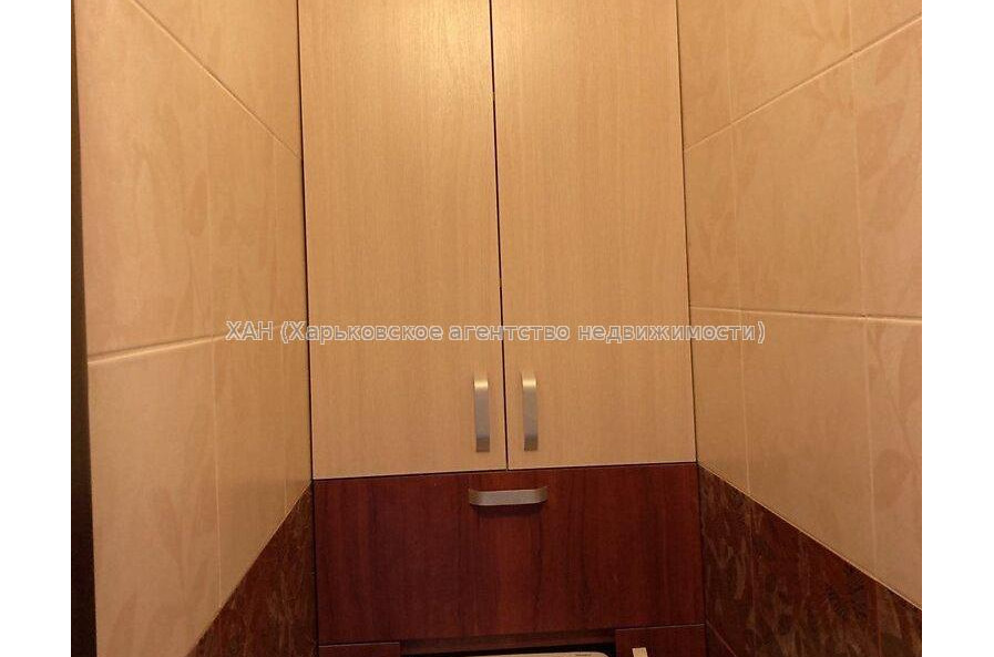 Продам квартиру, Гвардейцев Широнинцев ул. , 3  ком., 67 м², капитальный ремонт 