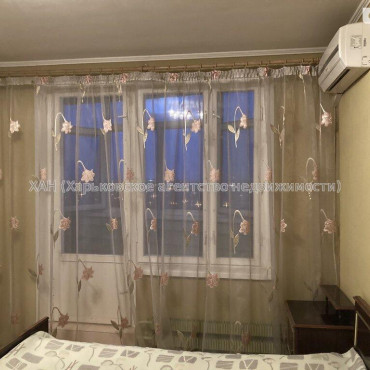 Продам квартиру, Гвардейцев Широнинцев ул. , 3 кім., 67 м², капитальный ремонт 