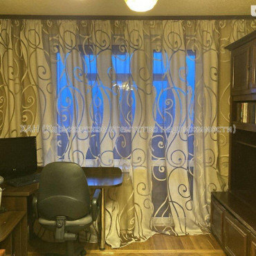 Продам квартиру, Гвардейцев Широнинцев ул. , 3 кім., 67 м², капитальный ремонт 