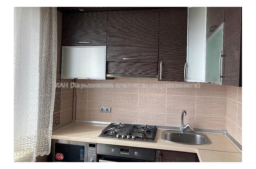 Продам квартиру, Гвардейцев Широнинцев ул. , 3  ком., 67 м², капитальный ремонт 