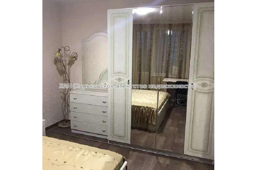 Продам квартиру, Новгородская ул. , 1 кім., 26 м², капитальный ремонт 