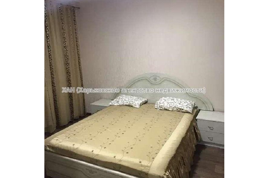 Продам квартиру, Новгородская ул. , 1 кім., 26 м², капитальный ремонт 