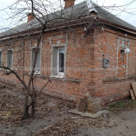 Сдам дом, Дербентская ул. , 120 м², 6 сот., частичный ремонт