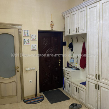 Продам квартиру, Ньютона ул. , 8А , 3 кім., 83 м², евроремонт 