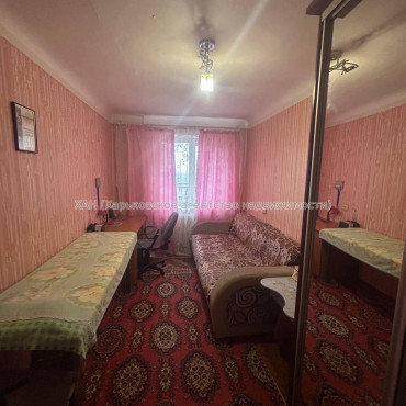 Продам квартиру, Ферганская ул. , 33Б , 3 кім., 68.40 м², косметический ремонт 