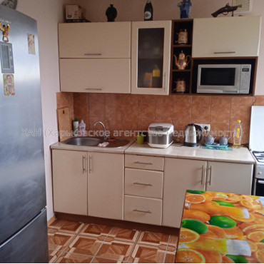 Продам квартиру, Ферганская ул. , 33Б , 3  ком., 68.40 м², косметический ремонт 