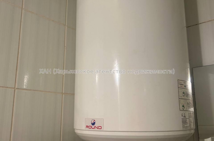 Продам квартиру, Ферганская ул. , 33Б , 3 кім., 68.40 м², косметический ремонт 