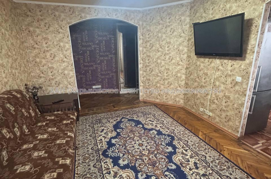 Продам квартиру, Ферганская ул. , 33Б , 3 кім., 68.40 м², косметический ремонт 