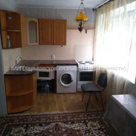 Продам квартиру, Любови Малой  просп. , 1 кім., 24 м², капитальный ремонт