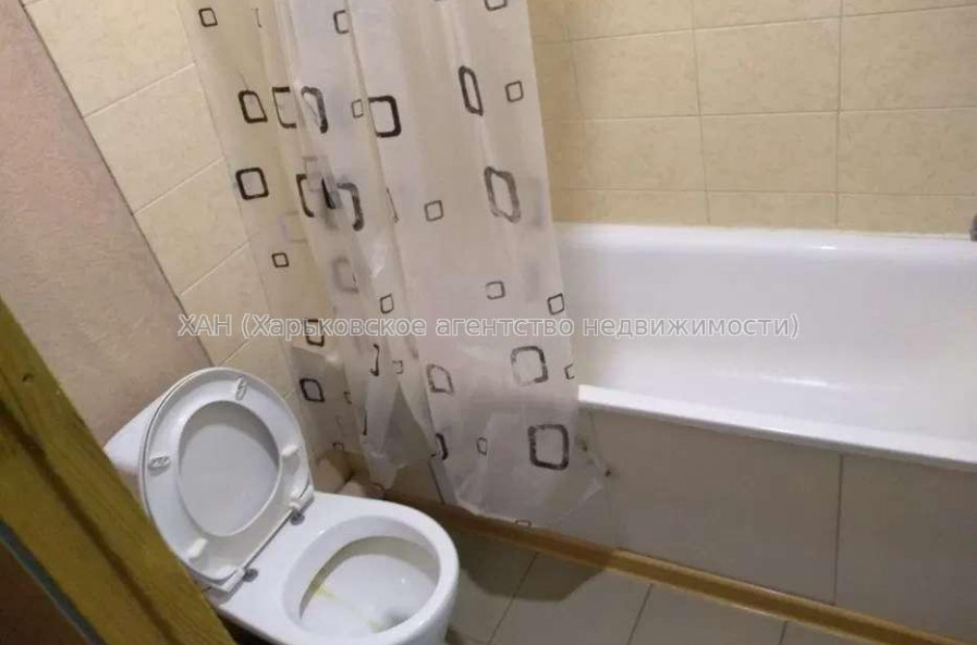 Продам квартиру, Любови Малой  просп. , 1  ком., 24 м², капитальный ремонт 