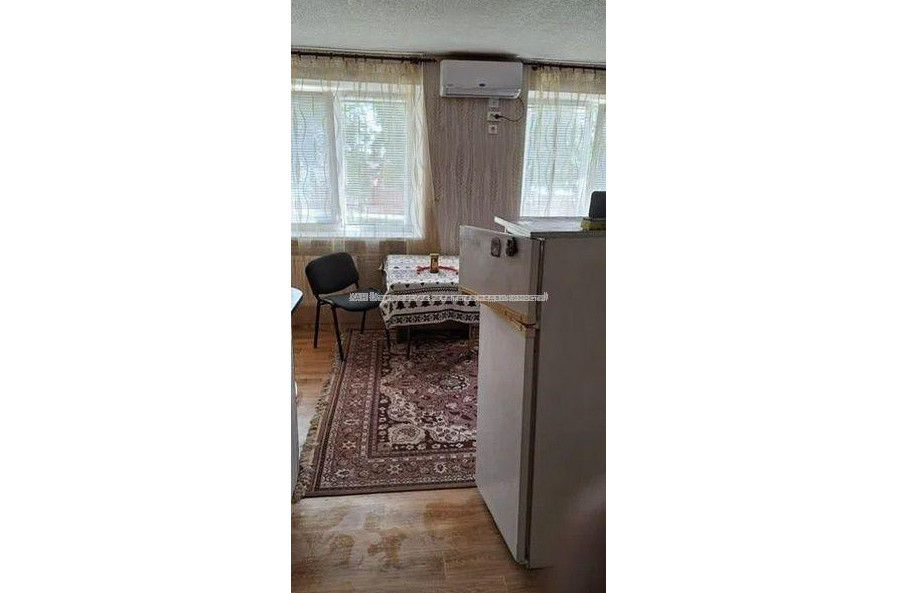Продам квартиру, Любови Малой  просп. , 1  ком., 24 м², капитальный ремонт 