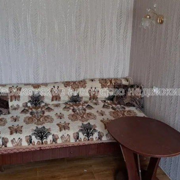 Продам квартиру, Любови Малой  просп. , 1  ком., 24 м², капитальный ремонт 