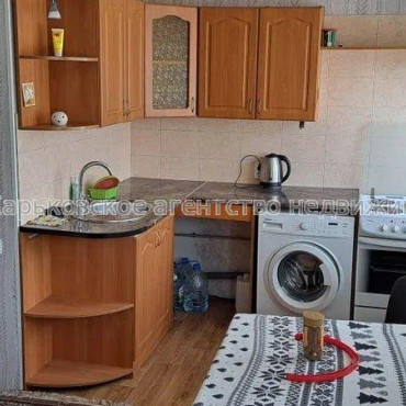 Продам квартиру, Любови Малой  просп. , 1  ком., 24 м², капитальный ремонт 