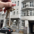 Продам квартиру, Короленко ул. , 4  ком., 182 м², без внутренних работ 