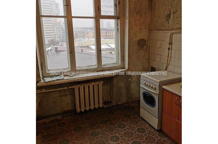 Продам квартиру, Харьковская наб. , 1 кім., 38 м², косметический ремонт 