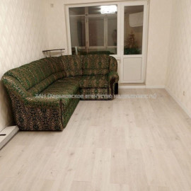 Продам квартиру, Тракторостроителей просп. , 3 кім., 62 м², косметический ремонт