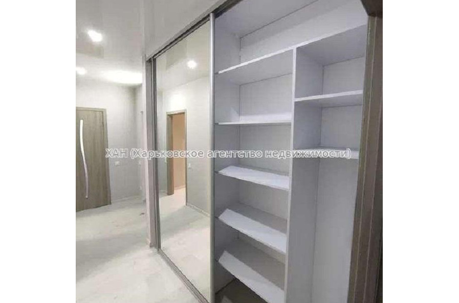 Продам квартиру, Барабашова академика ул. , 2  ком., 56 м², капитальный ремонт 