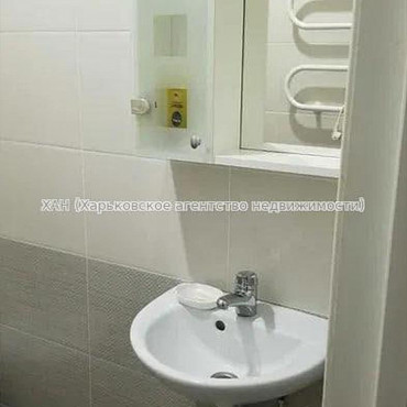 Продам квартиру, Льва Ландау просп. , 2  ком., 45 м², капитальный ремонт 