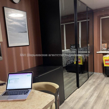 Продам квартиру, Зерновой пер. , 1 кім., 23 м², капитальный ремонт 