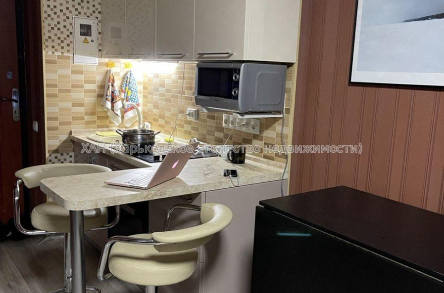 Продам квартиру, Зерновой пер. , 1  ком., 23 м², капитальный ремонт 