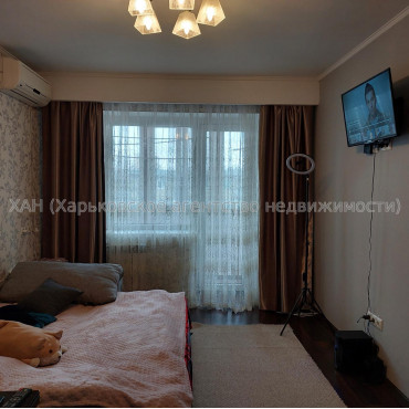 Продам квартиру, Александровский просп. , 1 кім., 35 м², капитальный ремонт 