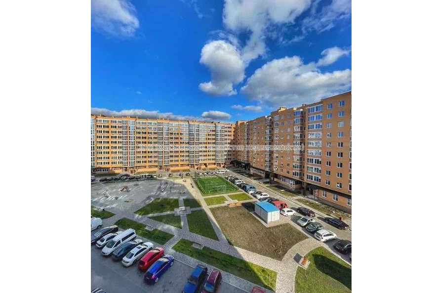 Продам квартиру, Лосевский пер. , 3 кім., 77 м², без ремонта 
