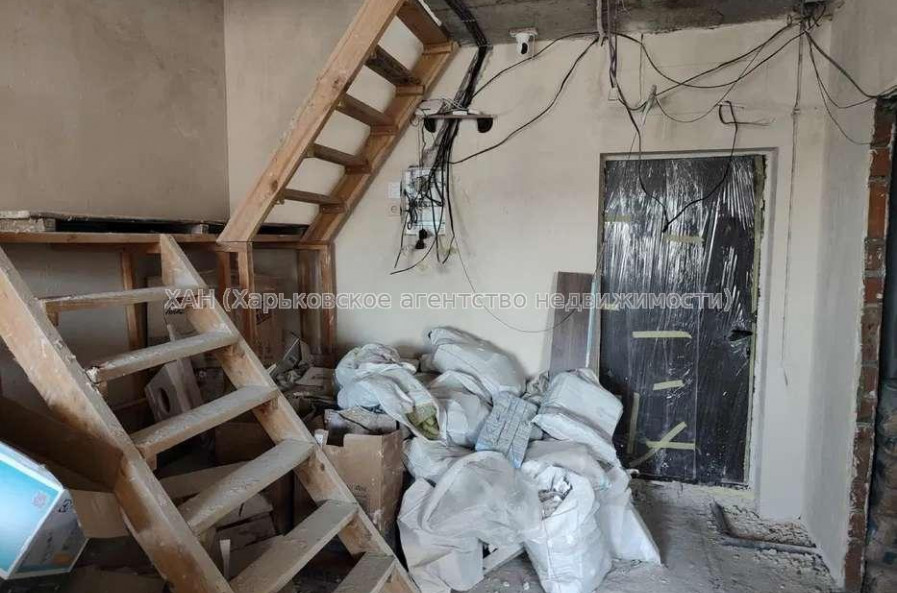 Продам квартиру, Лосевский пер. , 3 кім., 77 м², без ремонта 
