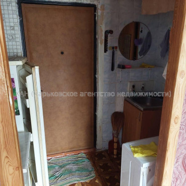 Продам квартиру, Ньютона ул. , 1 кім., 16 м², советский ремонт 