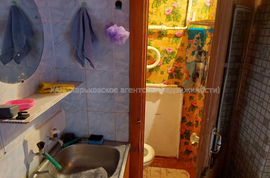 Продам квартиру, Ньютона ул. , 1 кім., 16 м², советский ремонт 