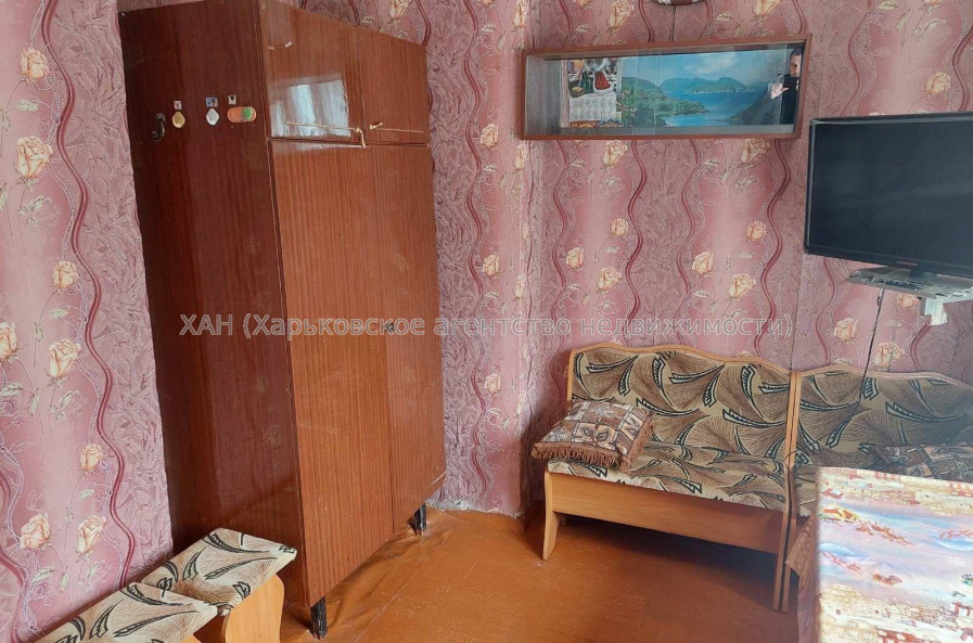 Продам квартиру, Ньютона ул. , 1 кім., 16 м², советский ремонт 