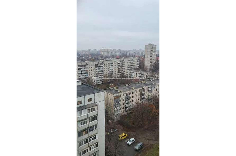 Продам квартиру, Льва Ландау просп. , 2 кім., 77 м², без внутренних работ 