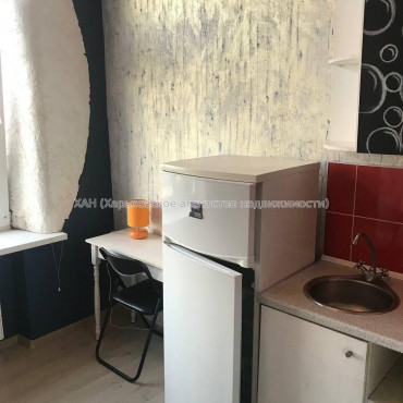 Продам квартиру, Большая Панасовская ул. , 1  ком., 18 м², капитальный ремонт 