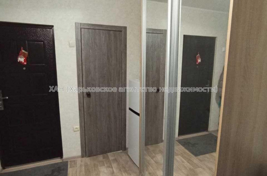 Продам квартиру, 23 Августа ул. , 1  ком., 12 м², капитальный ремонт 