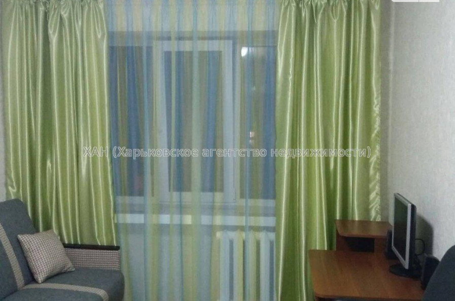 Продам квартиру, 23 Августа ул. , 1 кім., 12 м², капитальный ремонт 