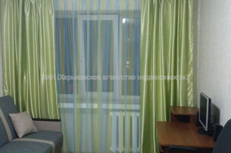 Продам квартиру, 23 Августа ул. , 1 кім., 12 м², капитальный ремонт 