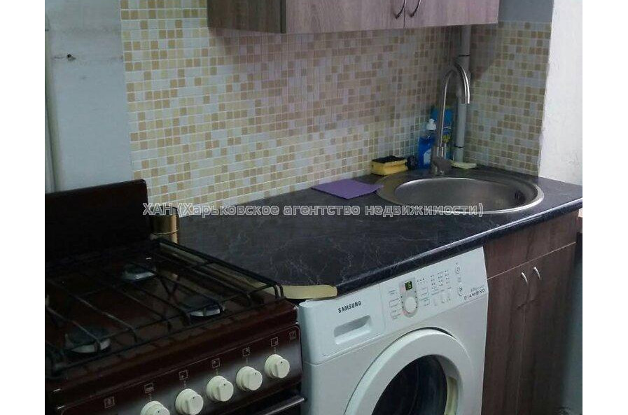 Продам квартиру, 23 Августа ул. , 1 кім., 12 м², капитальный ремонт 