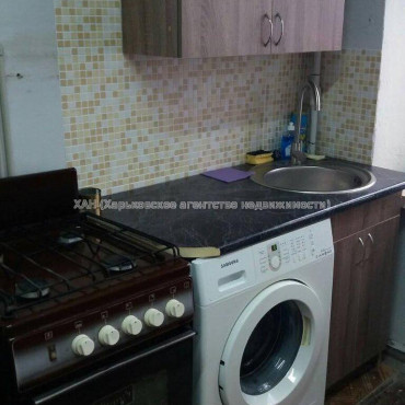 Продам квартиру, 23 Августа ул. , 1  ком., 12 м², капитальный ремонт 