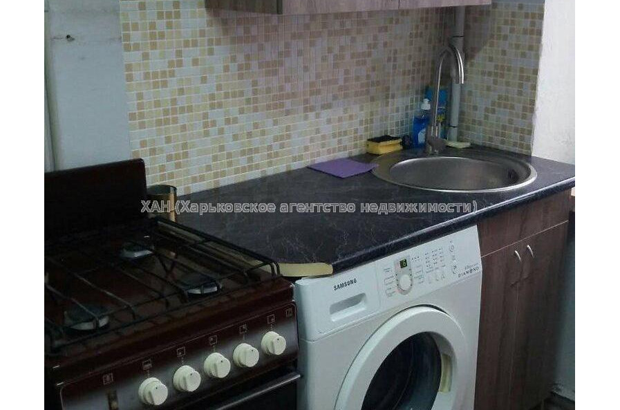 Продам квартиру, 23 Августа ул. , 1 кім., 12 м², капитальный ремонт 