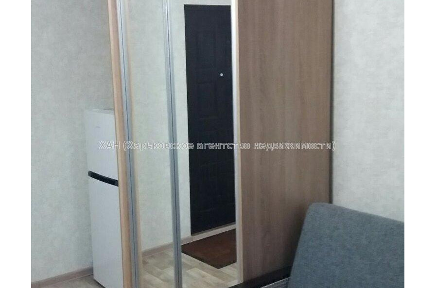 Продам квартиру, 23 Августа ул. , 1 кім., 12 м², капитальный ремонт 