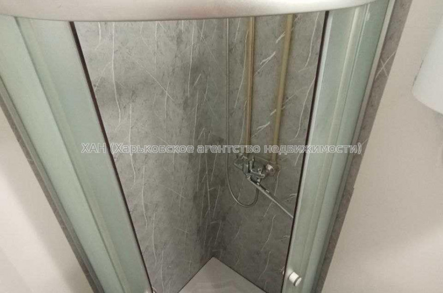 Продам квартиру, 23 Августа ул. , 1  ком., 12 м², капитальный ремонт 