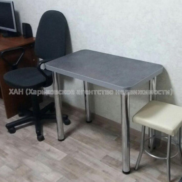 Продам квартиру, 23 Августа ул. , 1  ком., 12 м², капитальный ремонт 