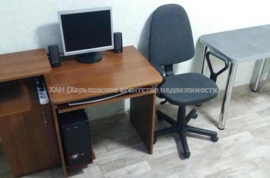Продам квартиру, 23 Августа ул. , 1 кім., 12 м², капитальный ремонт 
